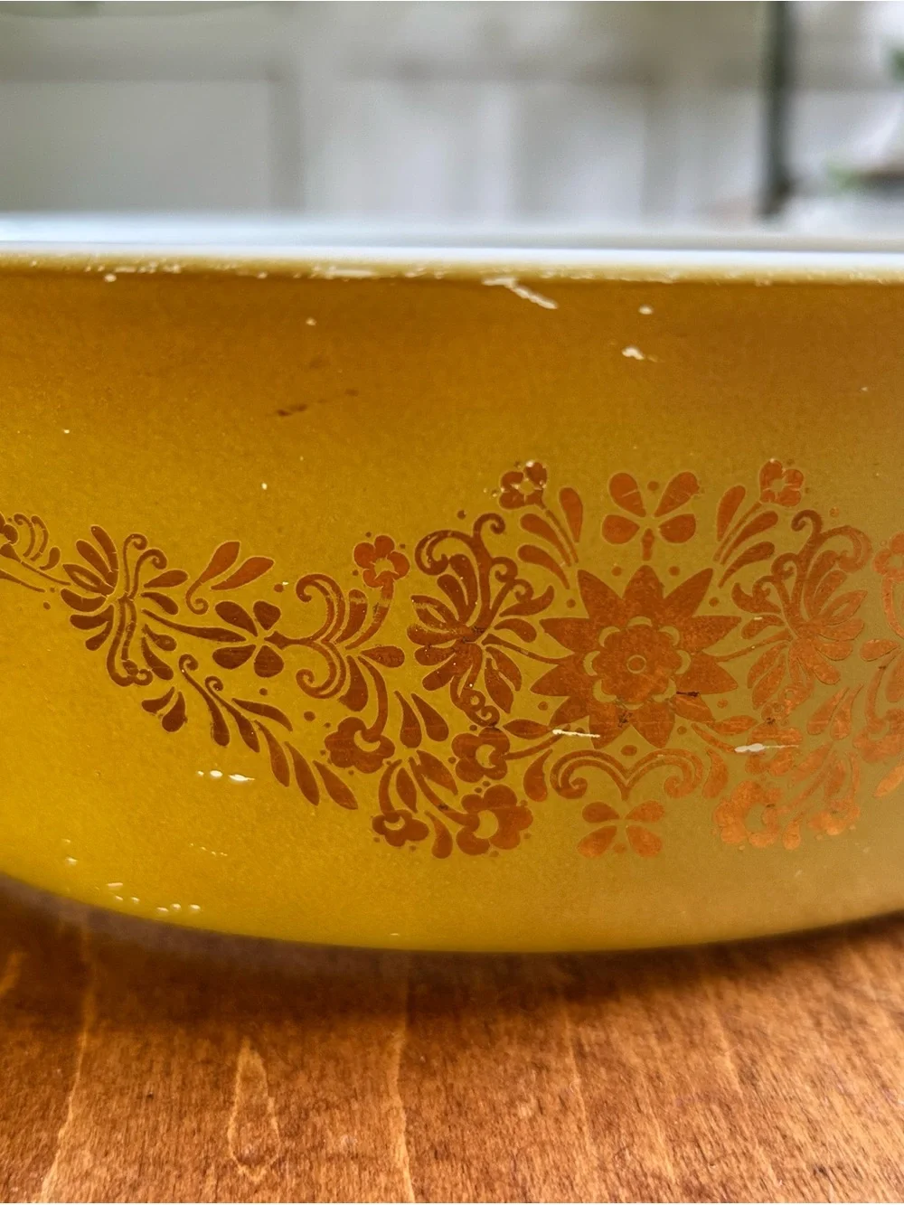 Pyrex 043 Golden Garland Casserole Dish